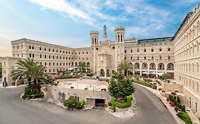 Notre Dame Center Pensión